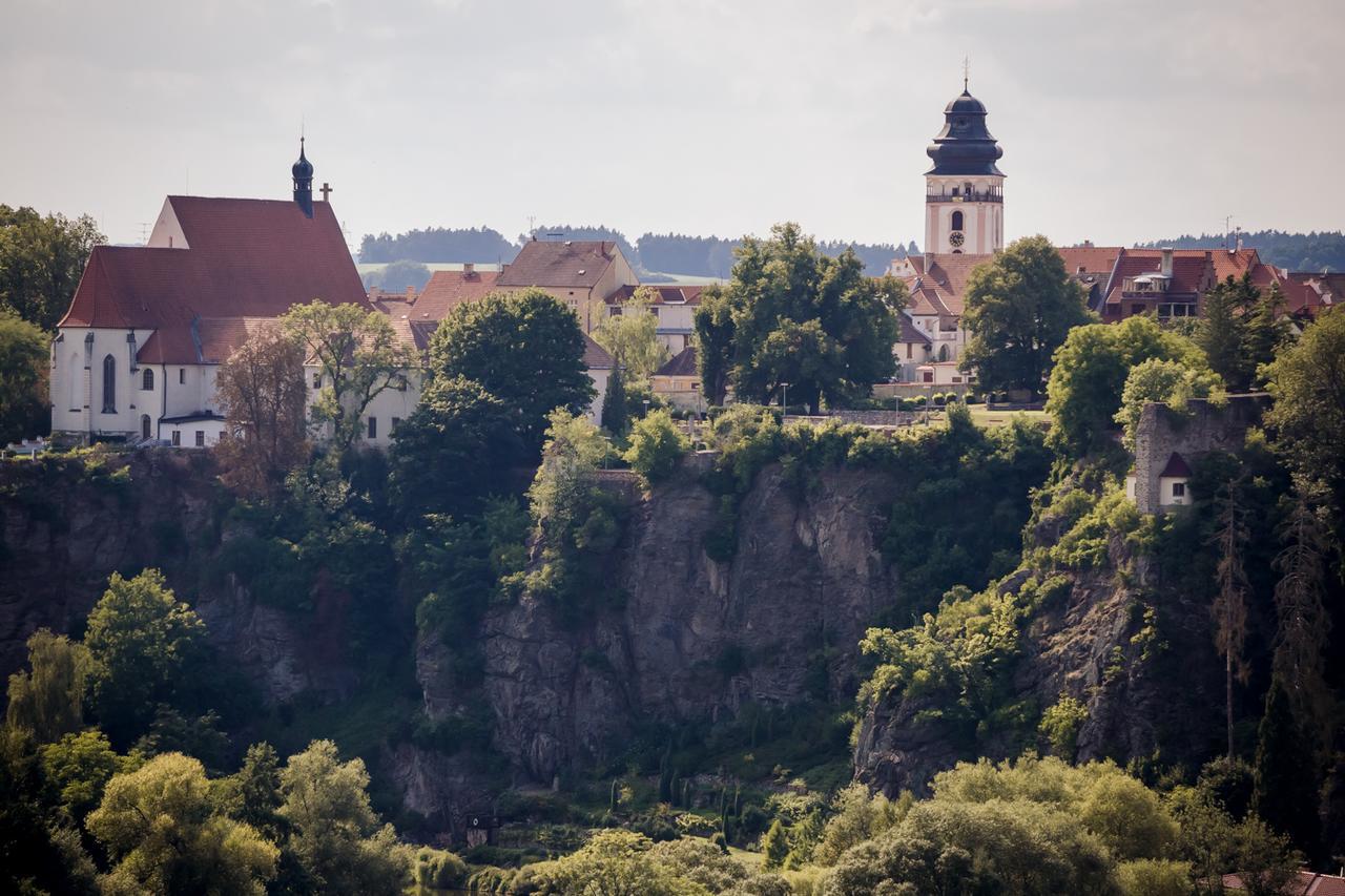 Pstrossova Vila - U Klasterni Zahrady Bechyně エクステリア 写真